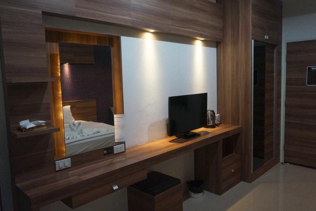 Hotel The Rhea à Udon Thani Extérieur photo