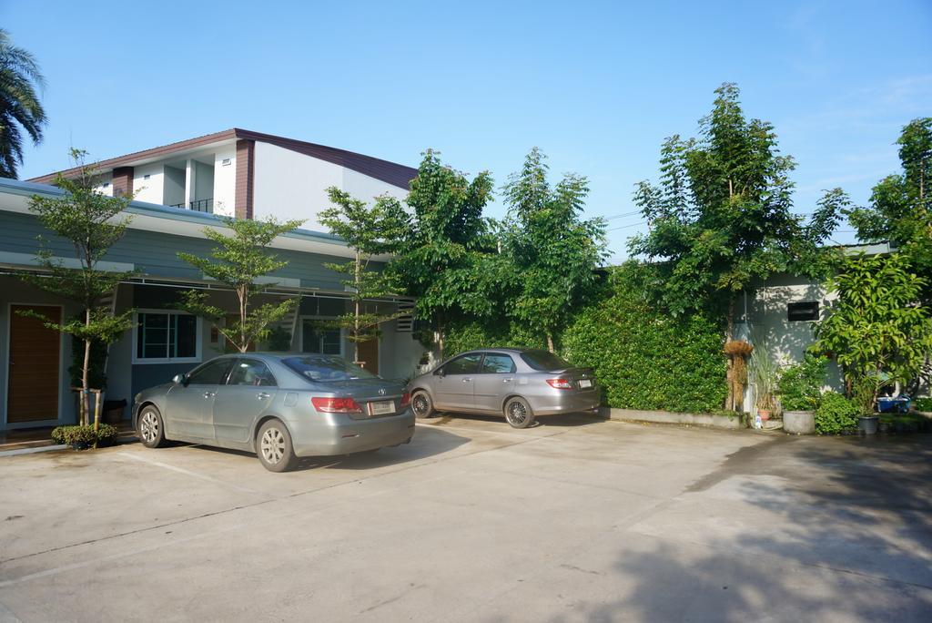 Hotel The Rhea à Udon Thani Extérieur photo